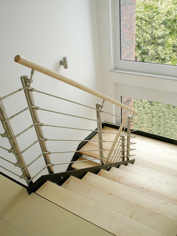 HPL-Wangentreppe mit Podest