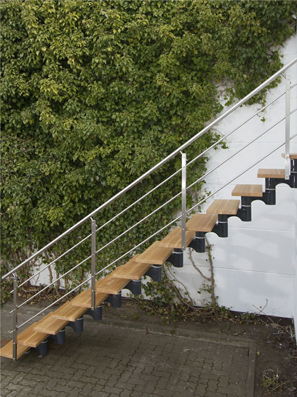 Mittelholmtreppe mit Lärchenstufen