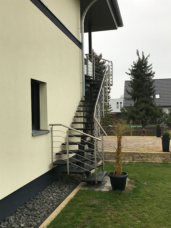 Mizttelholmtreppe mit Holzstufen
