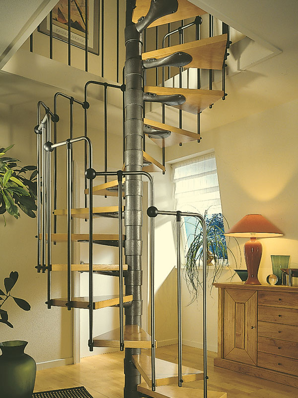 Spindeltreppe mit Kugelgeländer